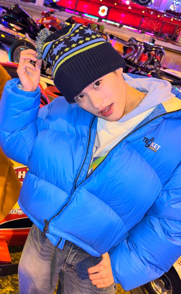 RIIZE_JPN's tweet photo. Let’s GO!!!🚗🏁

#RIIZE #라이즈 #ライズ
#Crocs #クロックス https://t.co/CHliSDSGVQ