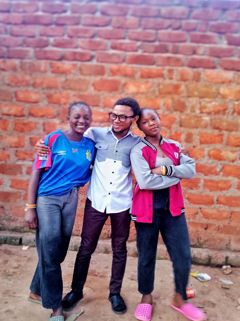Rdhtheone's tweet photo. Ma famille 💝❤️🇨🇩 https://t.co/qZ9IENxDdO