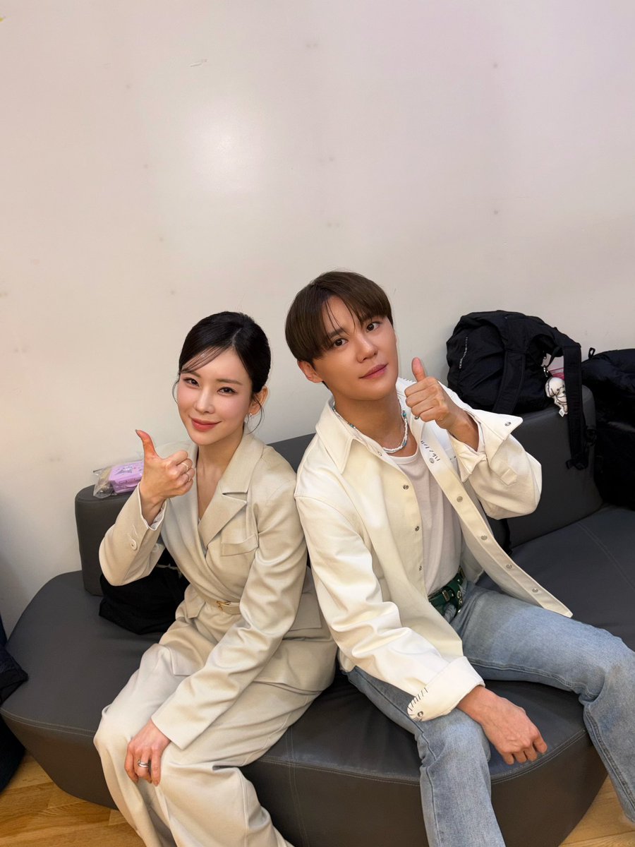 PALMTREE_IS's tweet image. 오늘 오후 10시 30분 🕥

팜트리 단짝이 우리에게 온다는 말은 너무 수동적이다
우리가 #김준수 #정선아 에게 간다 🏃🏃‍♀️💨

𝗦𝗨𝗣𝗘𝗥 𝗦𝗧𝗔𝗥 두 사람의 달달한 본업 모먼트!
단짠 케미 폭발하는 #라디오스타 만나요 제발🙌🏻

📺MBC &amp;lt;라디오스타&amp;gt; 
📆2026.01.28(수) 10:30 PM

#KIMJUNSU #JeongSunAh