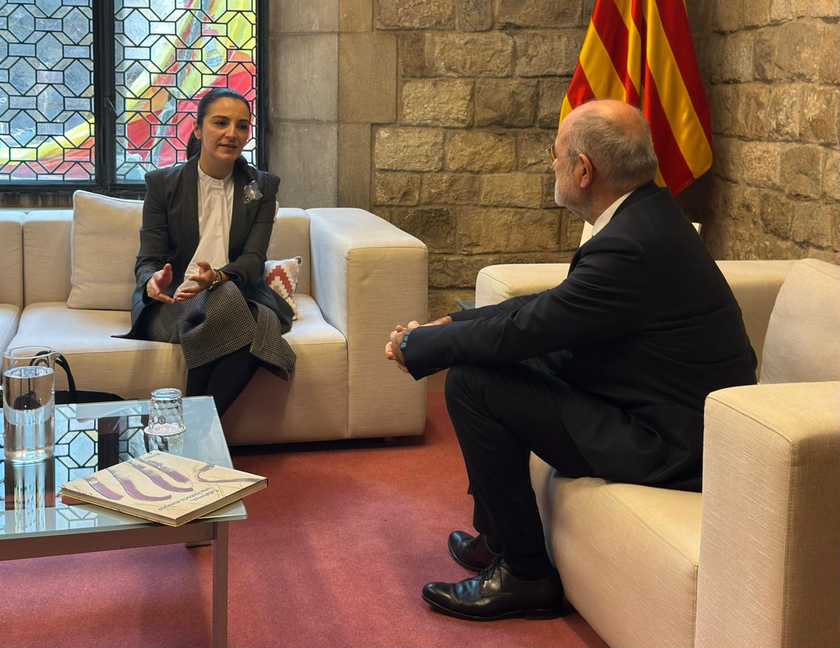 El conseller <a href="/jduch/">Jaume Duch</a> ha mantingut diverses trobades amb el cos consular:

🇲🇽 Balanç del viatge del <a href="/govern/">Govern de Catalunya</a> a Mèxic amb <a href="/NavarroBernachi/">Alfonso Navarro B</a> <a href="/ConsulMexBCN/">Consulmex Barcelona</a>.
🇫🇷 Dossiers comuns amb França, amb Olivier Da Silva.
🇷🇴 145 anys de relacions diplomàtiques Espanya-Romania, amb Sandra Gătejeanu.