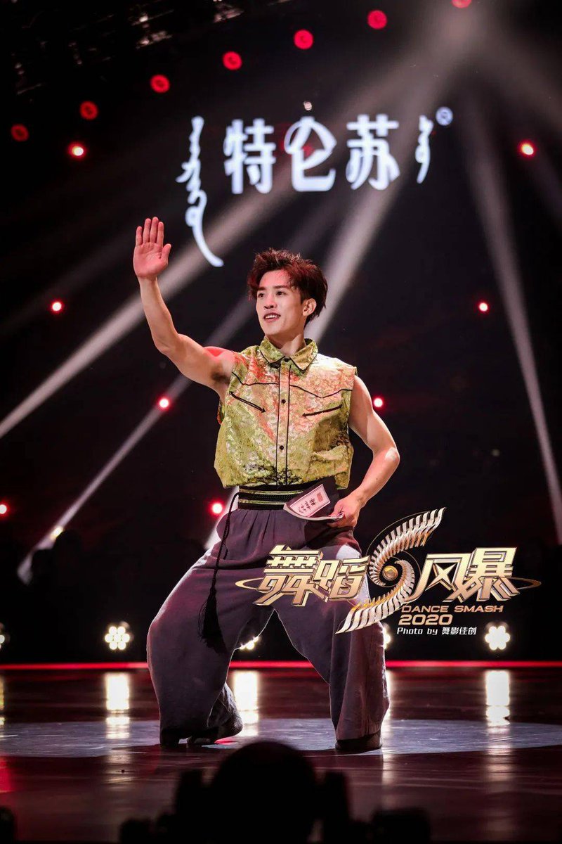 steven001337186's tweet photo. 周末宅家追《舞台风暴》太上头！小宇即兴编舞炸场，我循环3遍还没缓过来 有人和我一起蹲下期reaction吗？#综艺打卡 #舞台风暴名场面 https://t.co/DoI8md8iEc