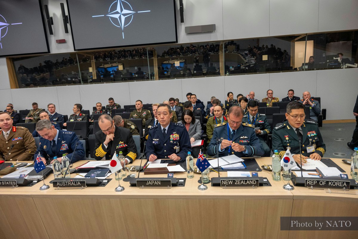 JapanJointStaff's tweet photo. From January 21 to 22, #CSJJS Gen UCHIKURA Hiroaki attended an in-person NATO and selected partner Chiefs of Defence(CHODs) engagement held in Brussels, Belgium. https://t.co/hr8ypbghar