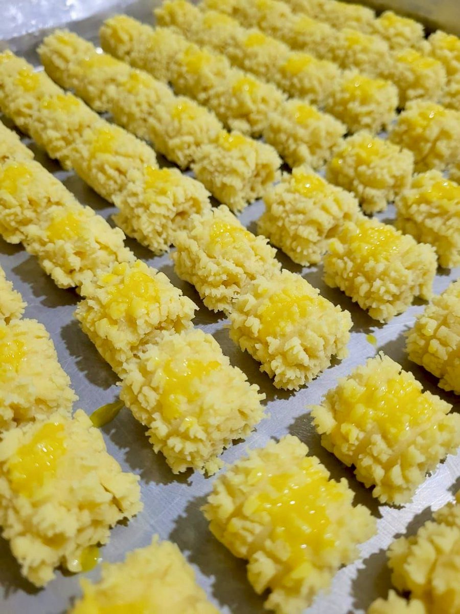 Guys, korang memang suka eh tart nenas takmau nenas???