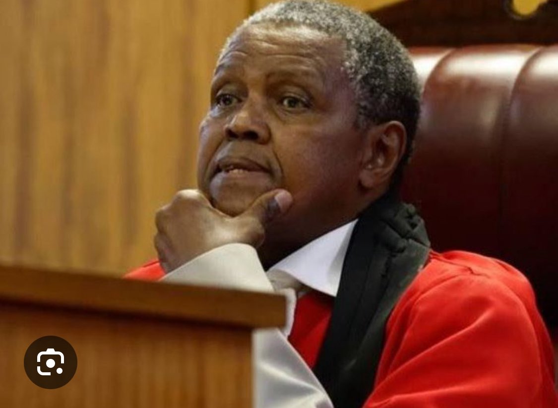 Not only is Judge Ratha a referee for the state, but he is also the coach, team manager, player, and Ceo. The man is working overtime to protect the state case. Jomo Sono 2.0.
#SenzoMeyiwatrial 
#ADHOCcommitee 
#MadlangaCommission 
#NkabindeInquiry