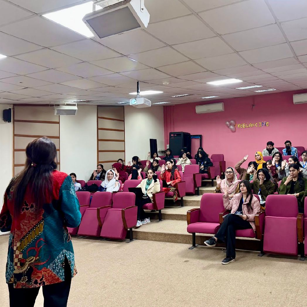 TajFilza's tweet photo. This is more than an award
This is consistency paying off

Returning Kinnaird College for Women, where my journey began felt like a full circle moment

Today
I returned to TechFusion 3.0
As a guest speaker
Giving back to the community hits different

#KinnairdCollege  #FilzaTaj https://t.co/p9wGQGGjNk