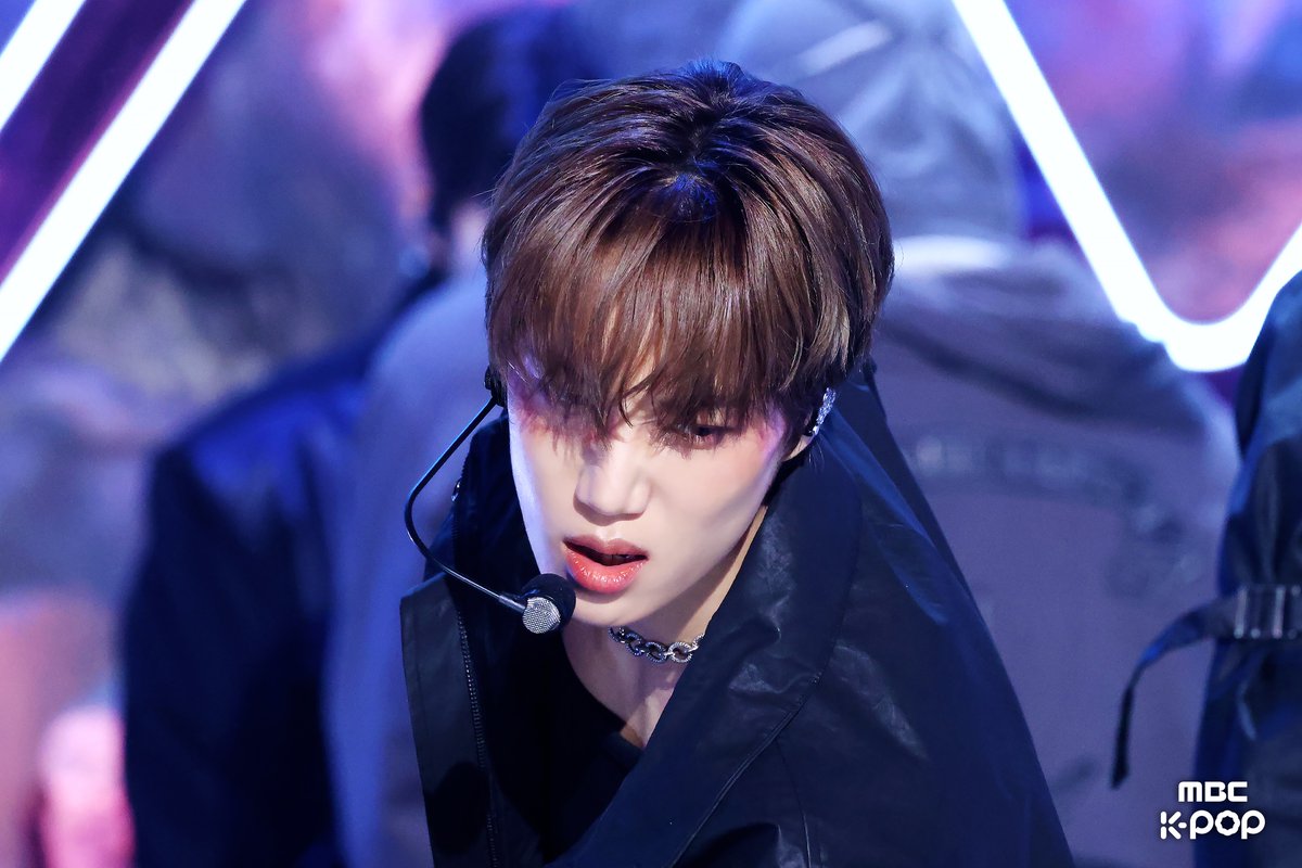 MBC_entertain's tweet image. 안녕하세요 엑소입니다.
화끈하게 음중 찢고 가겠습니다.

📷 ☞program.imbc.com/Photo/musiccor…

260124 #쇼음악중심 #음중 #EXO #엑소 #Crown @weareoneEXO