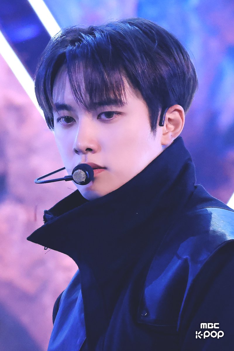 MBC_entertain's tweet image. 안녕하세요 엑소입니다.
화끈하게 음중 찢고 가겠습니다.

📷 ☞program.imbc.com/Photo/musiccor…

260124 #쇼음악중심 #음중 #EXO #엑소 #Crown @weareoneEXO