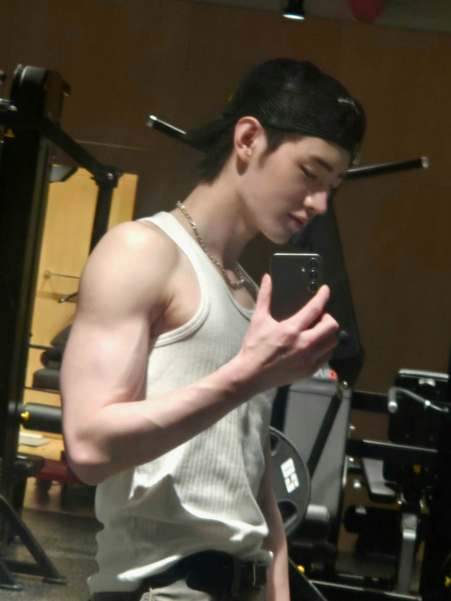 hee (@yublooo) on Twitter photo 