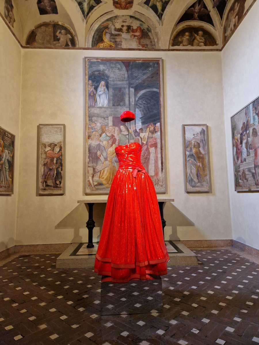 pjbrivet's tweet photo. @modalyon applaudit aux 120 créations exposées retraçant le style #GiorgioArmani  dans un parcours original où mode et oeuvres s'entremêlent dans des juxtapositions visuelles et matérielles inattendues surprenantes... A découvrir #pinacotecadibrera jusqu'au 3 mai 2026 #Milano https://t.co/fCnrE6mdh7
