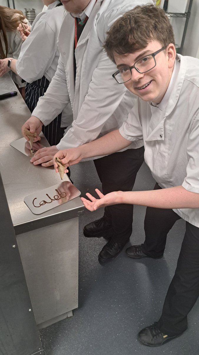 ThomasKnyvett's tweet photo. A brilliant visit to Richmond College yesterday with our Year 11 GCSE Catering students 

Huge thank you to Daniele, Tom, and their team for showing us around and giving our students a real insight into their next steps. TKC students represented us beautifully, well done all! https://t.co/EBxQyc3Vng