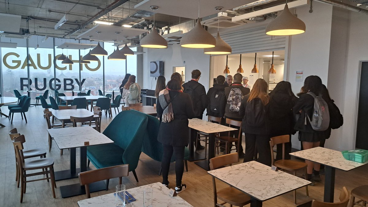 ThomasKnyvett's tweet photo. A brilliant visit to Richmond College yesterday with our Year 11 GCSE Catering students 

Huge thank you to Daniele, Tom, and their team for showing us around and giving our students a real insight into their next steps. TKC students represented us beautifully, well done all! https://t.co/EBxQyc3Vng