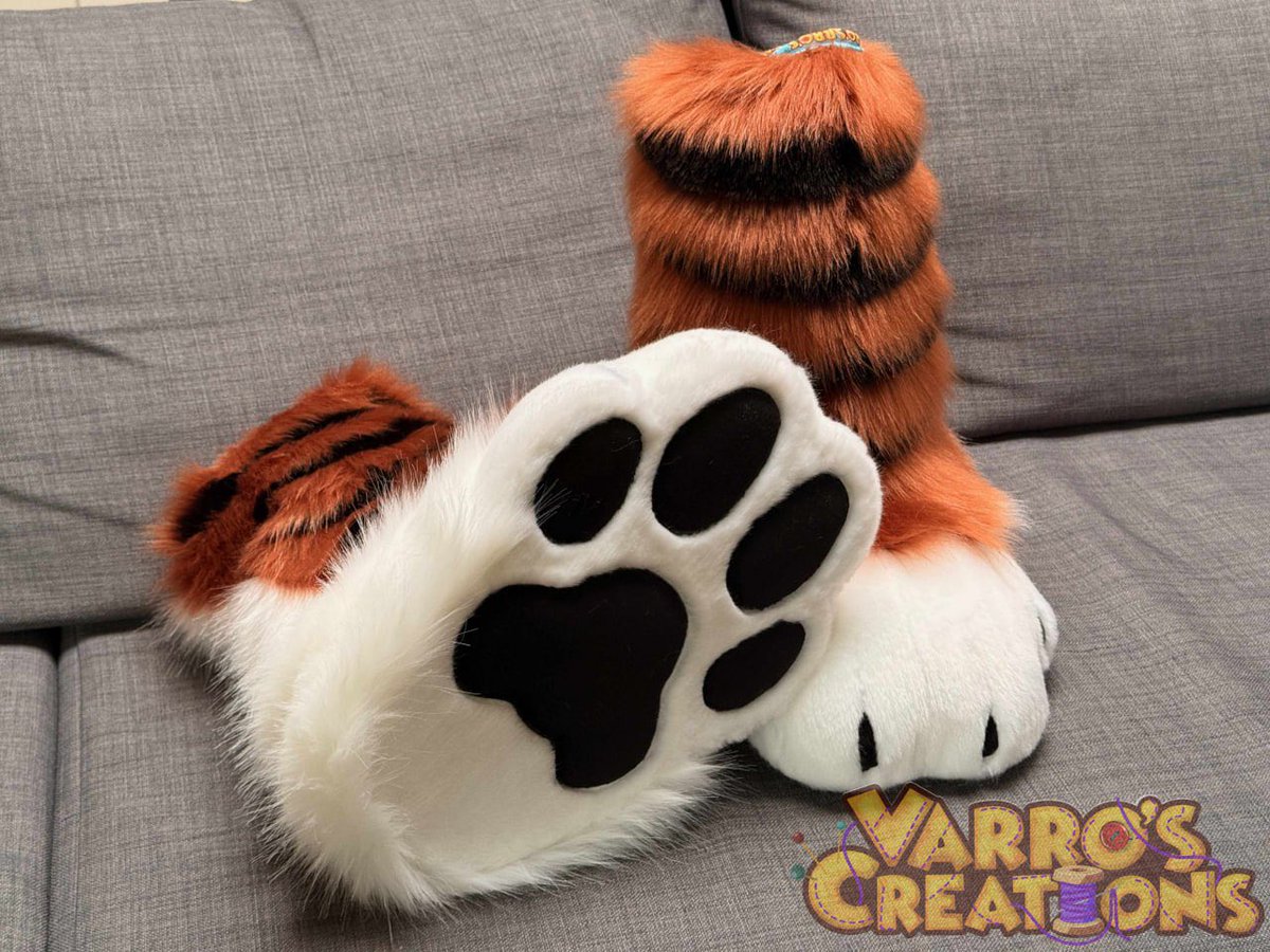 VarrosCreations's tweet photo. Feline paws finished for Streifi 🐾 https://t.co/FJCTomRZ2t