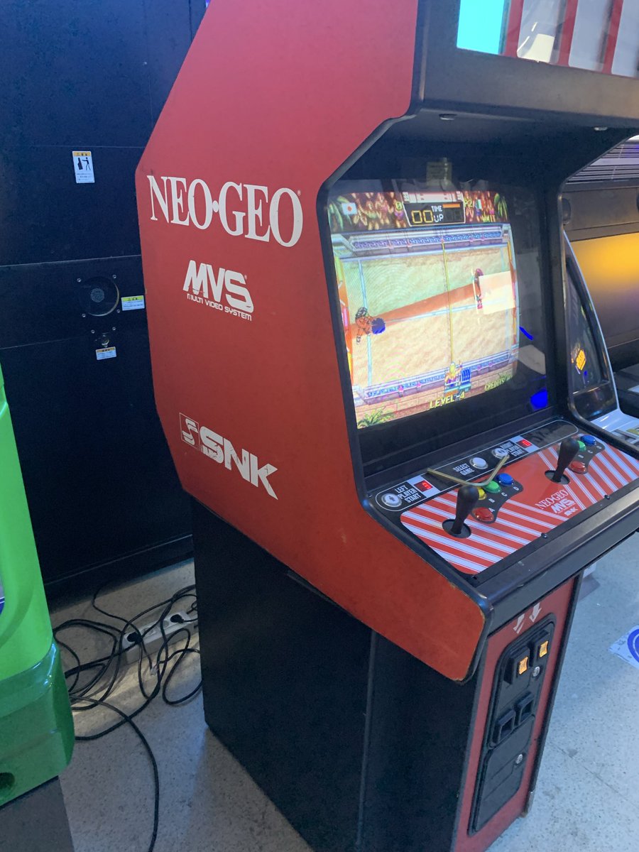 La gran roja de neo geo ❤️❤️❤️❤️