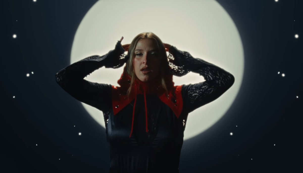 le clip de capuche ?? faut juste s’asseoir est applaudir