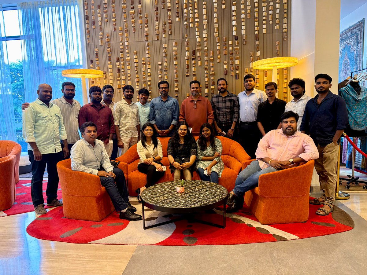 NovastridIT's tweet photo. Team Lunch with Gokul – Strengthening Team Engagement 👥🤝🍽️

#TeamLunch #OfficeLunch #WorkFam #TeamTime #OfficeVibes #LunchWithTheTeam #TeamBonding #WorkLife #teamnovastrid https://t.co/OpSenxVxu2