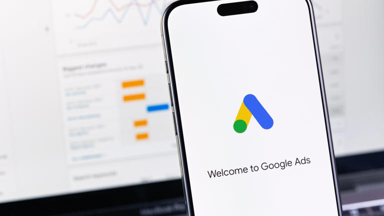 Google Ads casse les silos avec Mix Experiments 📈

• Tests multi-leviers simultanés
• Arbitrage Search / PMax / Demand Gen
• Lecture incrémentale, au lieu d’une lecture isolée

👉 Fin de l’optimisation par campagne.
 Suite 👉🏻 urlr.me/NWDUg
