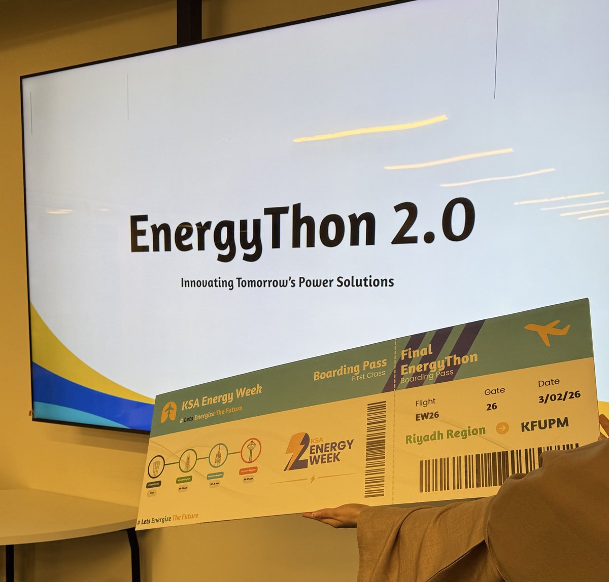 لين🪞 tweet media