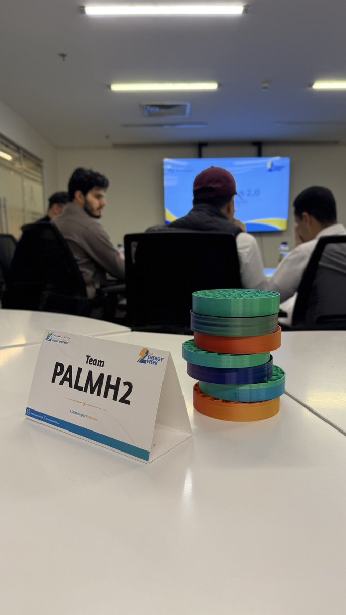 لين🪞 tweet media