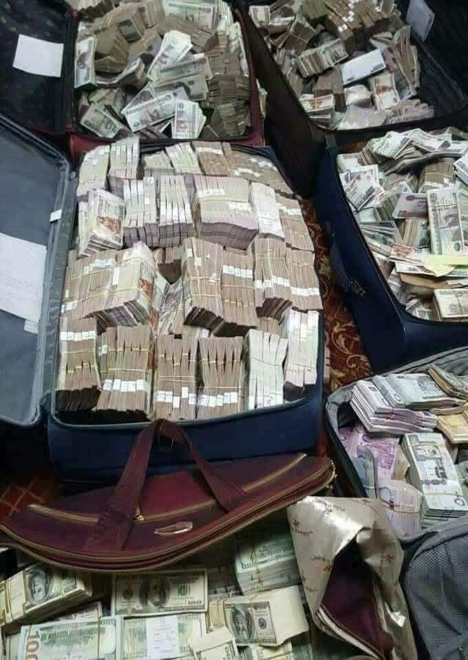 تم طردي من البيت مع اغراضي وين اروح ؛

_ انصحوني !؟ 🤔💔