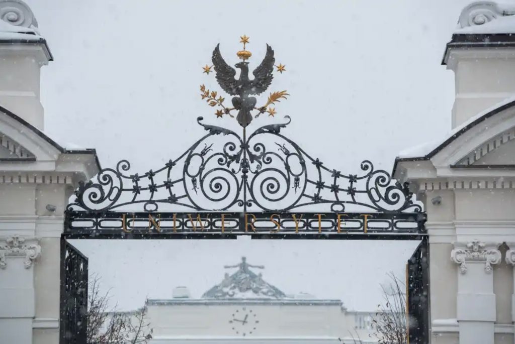 Ukazał się najnowszy dziedzinowy ranking uczelni publikowany przez <a href="/timeshighered/">Times Higher Education</a>. #UW został uwzględniony w dziewięciu z jedenastu ocenianych obszarów. W sześciu dziedzinach okazał się najlepszy wśród polskich uczelni.
🔗 uw.edu.pl/uw-w-the-wur-b…