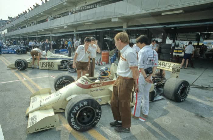 TheHardCompound's tweet image. 1/2

Time for a 40-year throwback to the 1986 @F1 season and the year-old Arrows A8 of Thierry Boutsen, @MarcSurer1 &amp;amp; @danner4dhl.

A podium finisher in 1985, it showed promise in 1986 but unreliability limited it to a just one 6th place in...

#f1 #throwback #arrows #History