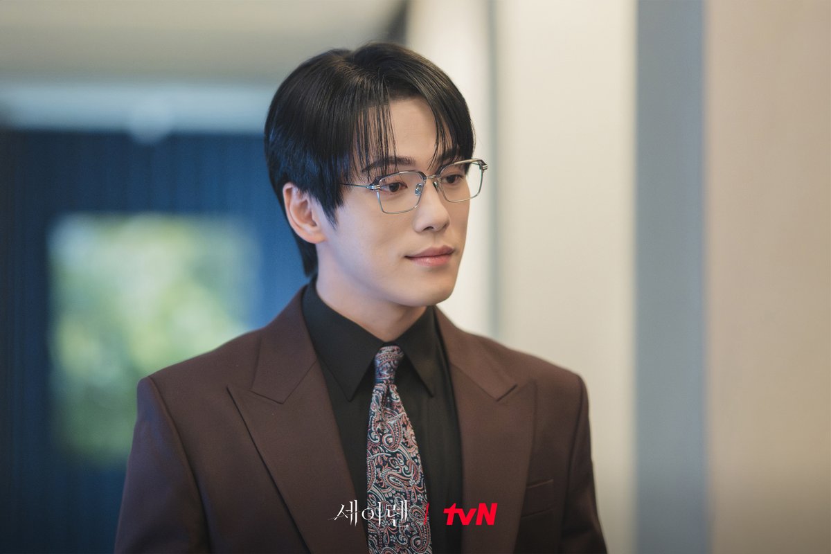 모든 것이 베일에 가려진 그 남자🧐
신비주의 스타트업 CEO 백준범

비밀스러운 재력가 백준범이
한설아 앞에 나타난 진짜 목적은?💎

치명적 로맨스릴러 <세이렌>
3/2 [월] 저녁 8:50 첫 방송ㅣtvN

#tvN #세이렌 #SirensKiss #tvnsiren
#박민영 #위하준 #김정현
#즐거움엔20tvN #스트리밍은TVING