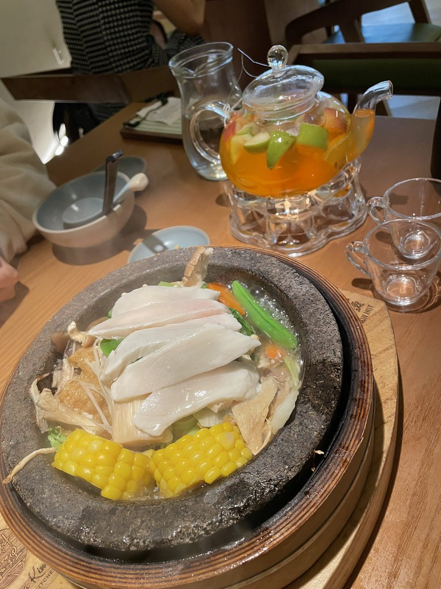 imacoco455's tweet photo. デサスリハタマスのママキム✨
お肉がなくてお魚でも十分満足感あり！
スープが美味しい😋
フルーツティー🍎🫖は甘めかな。 https://t.co/nOf2eYQE2D