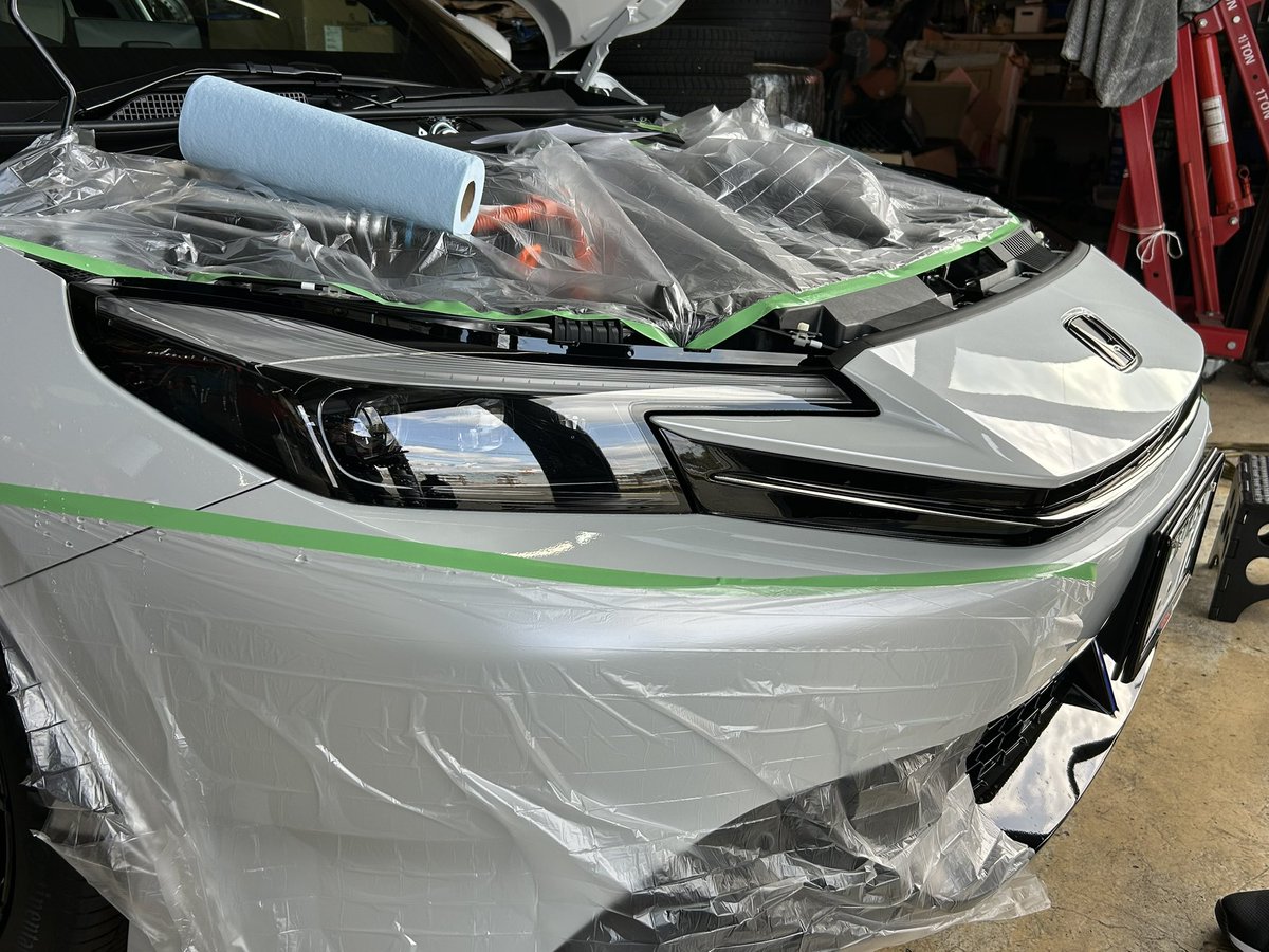 polo4485's tweet image. プレリュードのヘッドライトにDIAMOND SWELLのプロテクションフィルムを貼りました。

飛び石や傷、紫外線によるダメージを予防します✨

熱による自己修復機能もあり、剥がす事も出来るので、愛車の資産価値維持にもなります👍

これで心置きなく、◯ばせます🤭

#BF1 #プロテクションフィルム