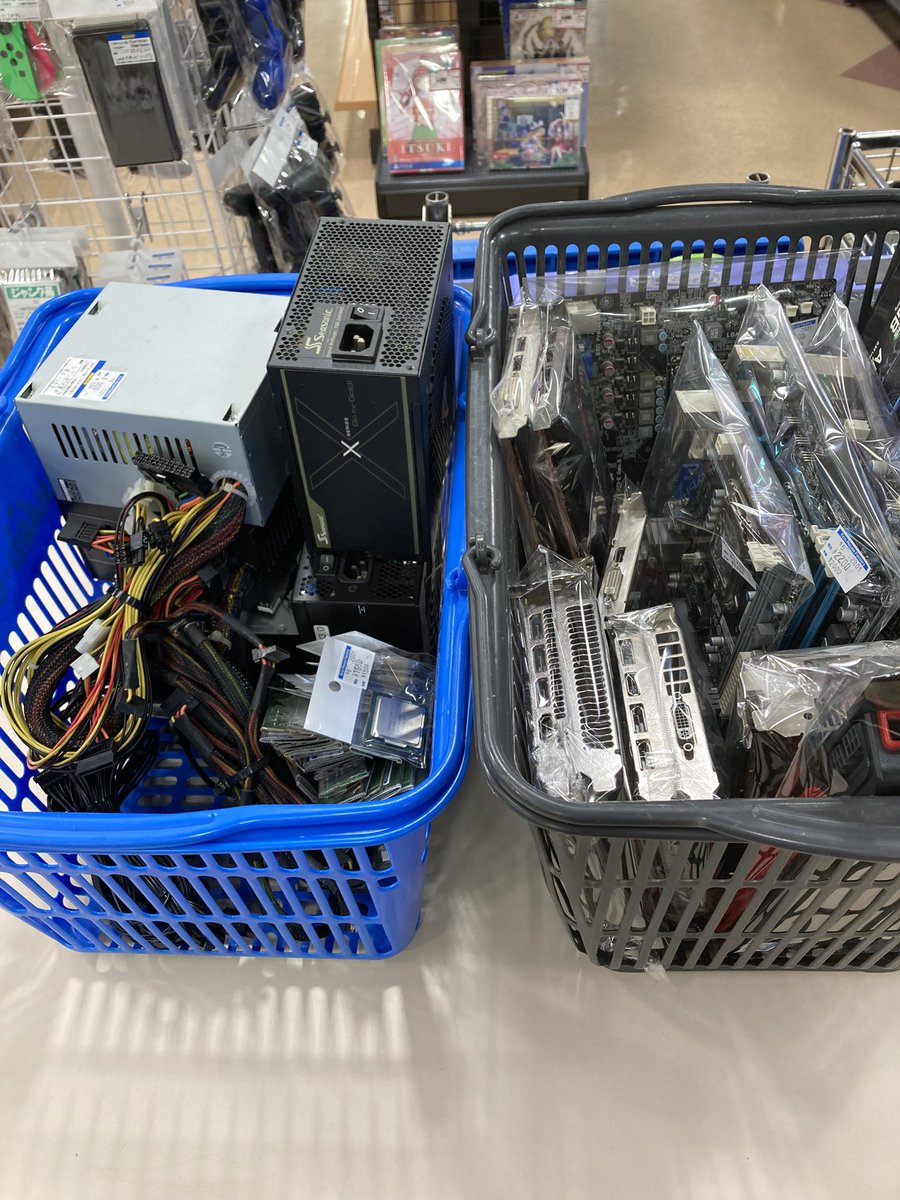こんばんは 本日ジャンクのPCパーツ入荷致しました 是非店頭にてご覧