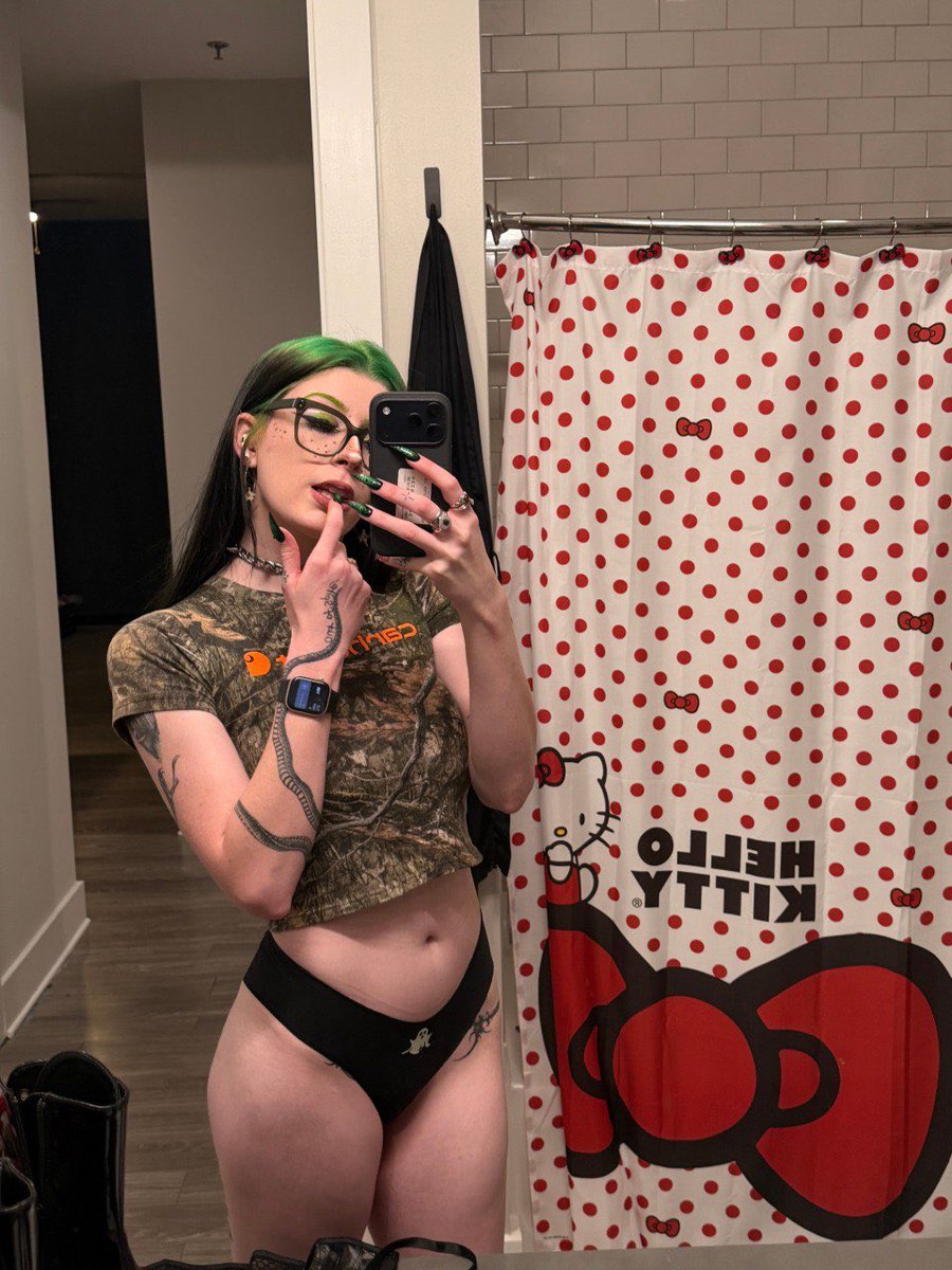 Rayback715's tweet image. hows my good boy doing_