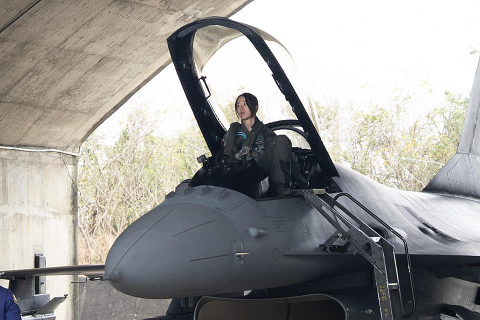 Star of the media day: ROCAF female F-16V pilot