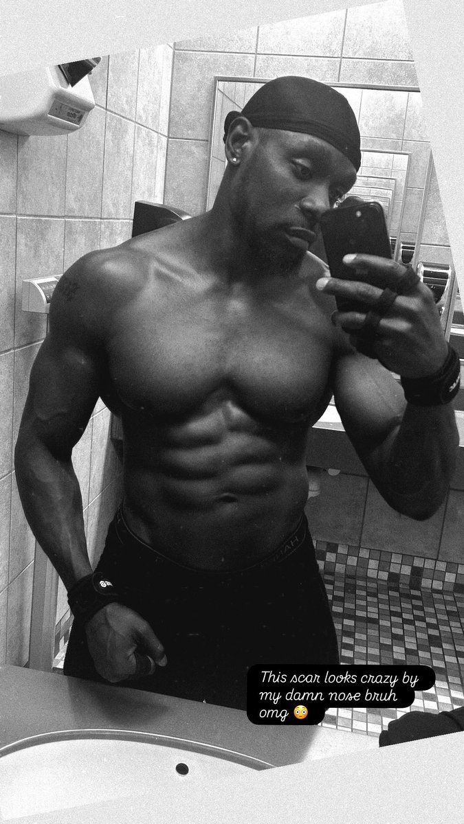 RayvonJustRay's tweet photo. Back up to almost 170lbs, after getting sick at a Xmas party with 240 ppl and losing 9lbs. And Boxing π₯π₯π₯training and losing 7 1/2lbs in a month.
Four more pounds to go to get back to my 174 & a half pounds.
#boxing #GetBackSeason #StillFine https://t.co/Amo1kJH5F8