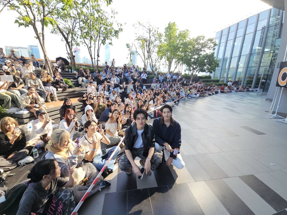 GmmtvShop's tweet image. โชกุน - แอสตัน ดีใจที่ได้เจอกับทุกคนนะครับ ขอบคุณทุกคนอีกครั้งที่มาหากัน ไว้มาเจอกันอีกน้า

@Chokunz_jkz @aston_lv

#สนามอ่านเล่น2026xChokunAston
#GMMTV