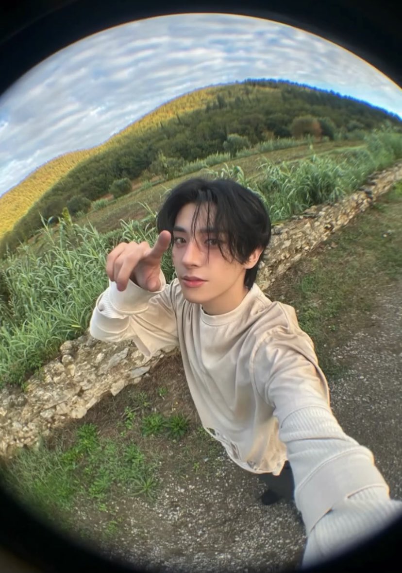 𓈒 ݁sere ⭒ ๋ׅ—busy tweet media