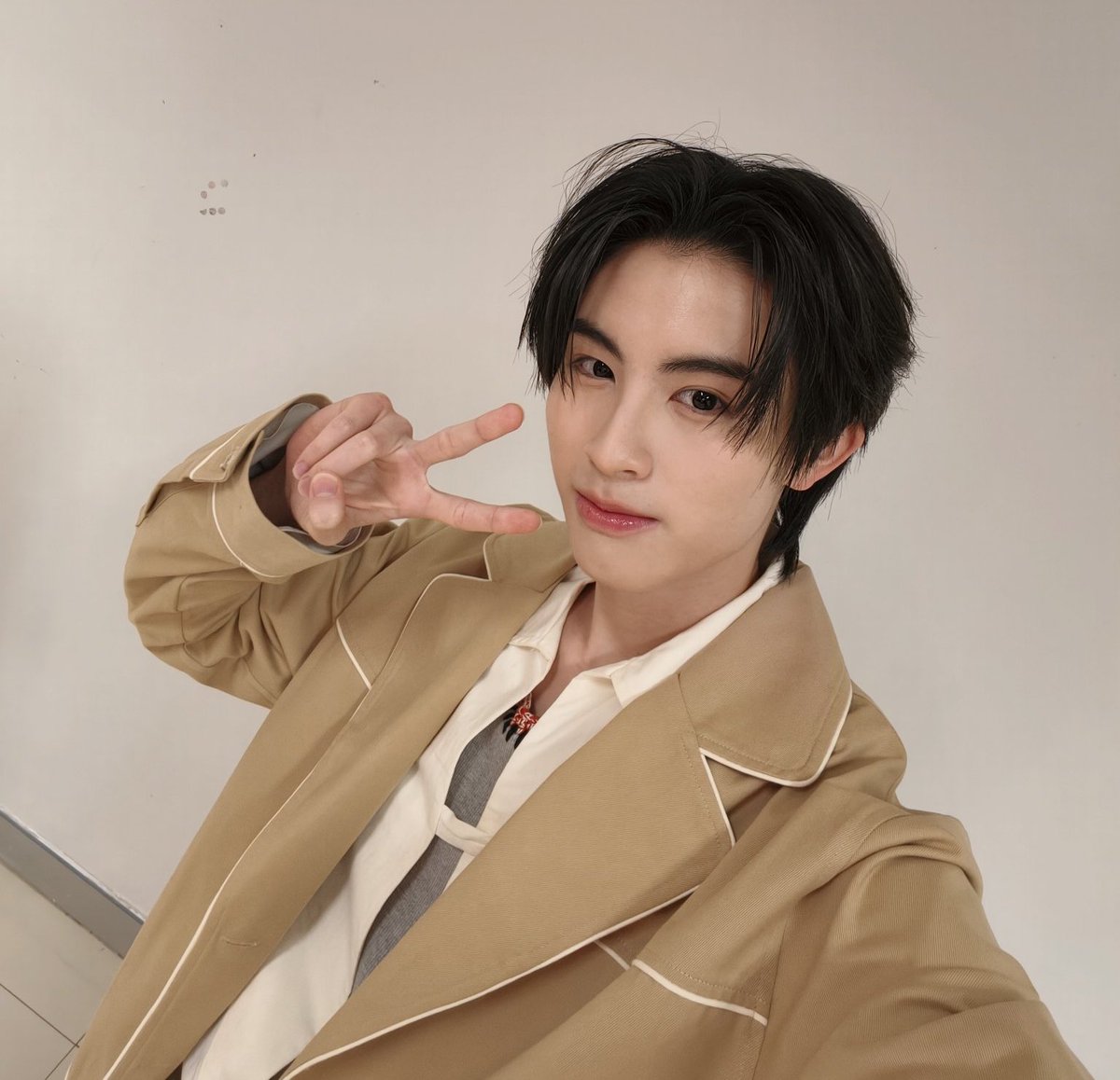 kimjongaa's tweet image. งานเดี่ยวแบบพบปะผู้คนเยอะๆครั้งแรกของหนูเก่งจังเลยน้า

#AAashirakorn
#FinelineGentleCareWithAA
#FinelinexBUS