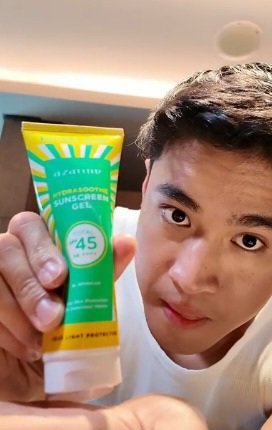 youcanadz's tweet photo. yesaya mah ga usah diraguin lagi cakepnya, btw kita mah sehati yaak  support brand lokal #izin💯 https://t.co/yWMhSv8J1f