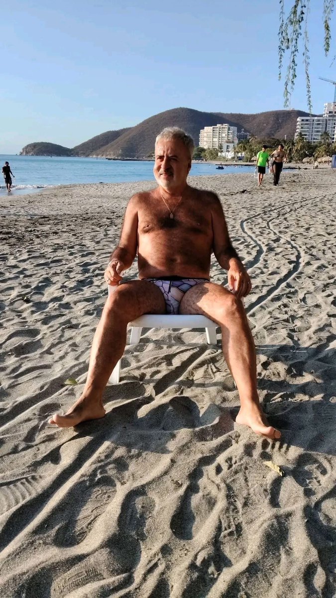 Hotdaddy tweet media