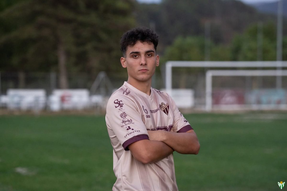 🚑 Nuestro juvenil Cristian Ojea sufre una rotura del ligamento cruzado anterior y ambos meniscos, por lo que estará un tiempo alejado de los terrenos de juego.

Desde el club queremos mostrarle todo nuestro cariño, apoyo y ánimo en este duro momento.

Mucha fuerza, Cristian 💚