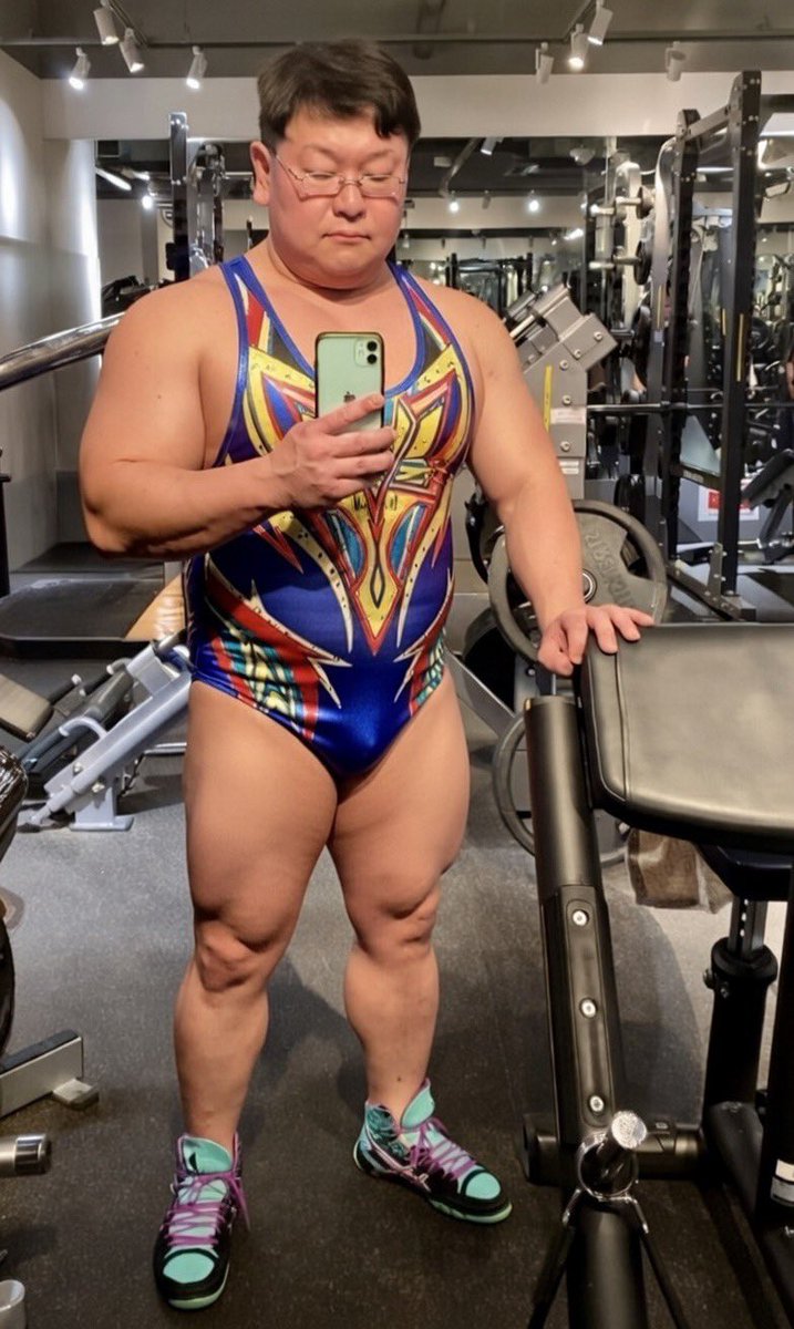 tsu_noba_ta_anx's tweet image. 0128、休み。
プロレスラーみたいな体型にしてとは言ったが、コスまでとは頼んでないのよ。
#でもめちゃカッコよすぎ
#MADEWITHAI