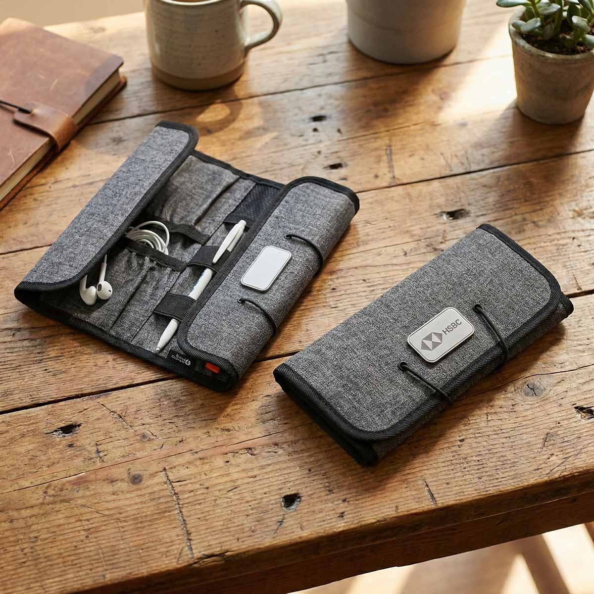 brandhk's tweet image. Laptop bags + gear wallets = small gifts, big use. The full bag and wallet range is made for real hybrid work.

More ideas: 
➤ zurl.co/nIudU

#backpacks #workbag #corporategifts #brandhk #hongkong