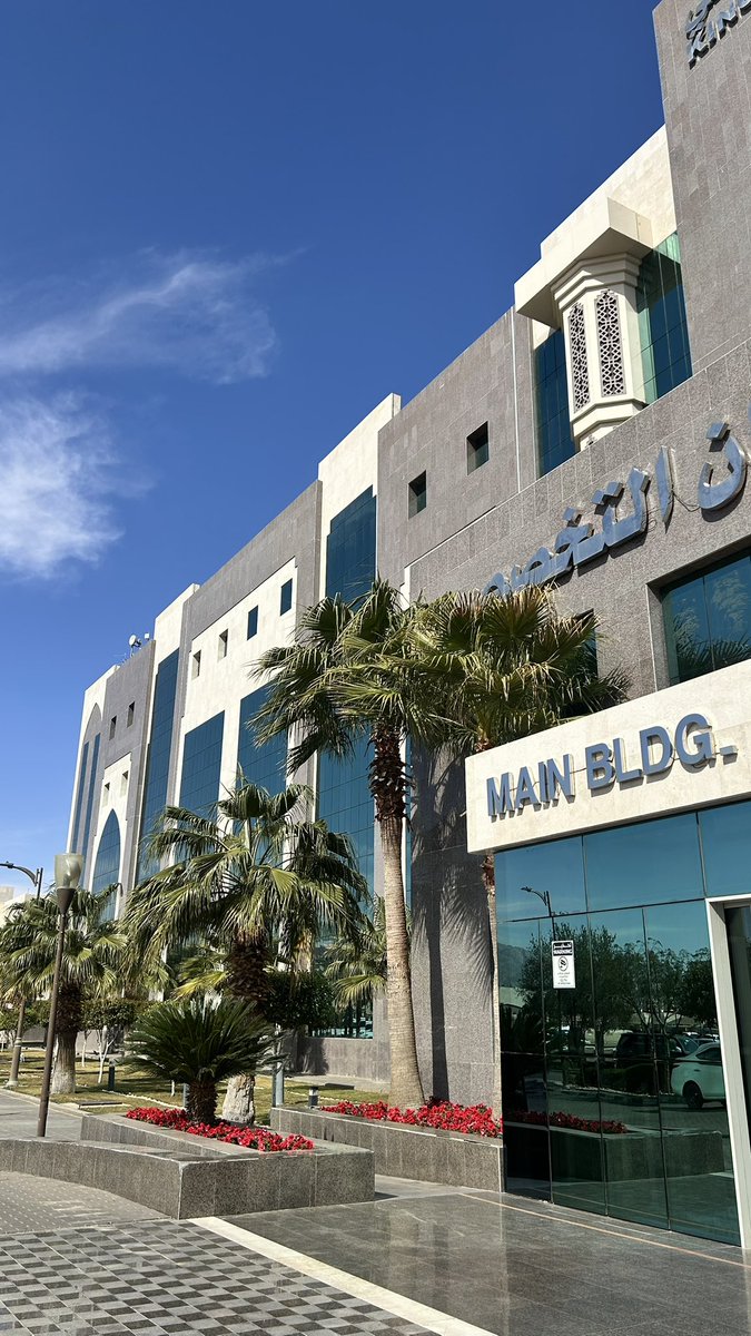 rn.𝔹𝕀ℝ𝔻 tweet media