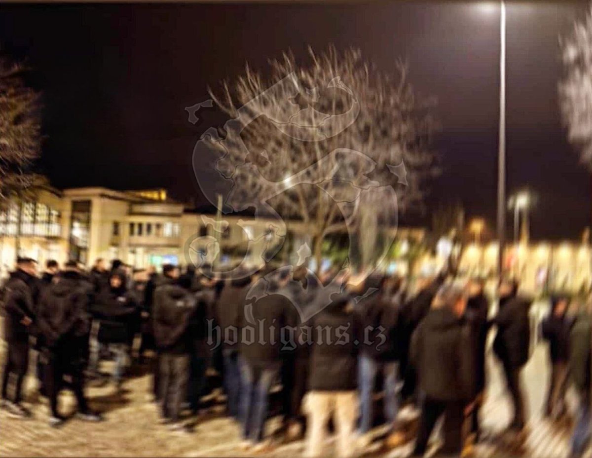 28.01.2026, Benfica🇵🇹 - Real Madrid🇪🇸, Ultras Sur (Real Madrid) tonight in Lisbon, click here for more: hooligans.cz/2026/01/28/ben…

All in one place. Tap to download.
🔗 hooligans.cz/app