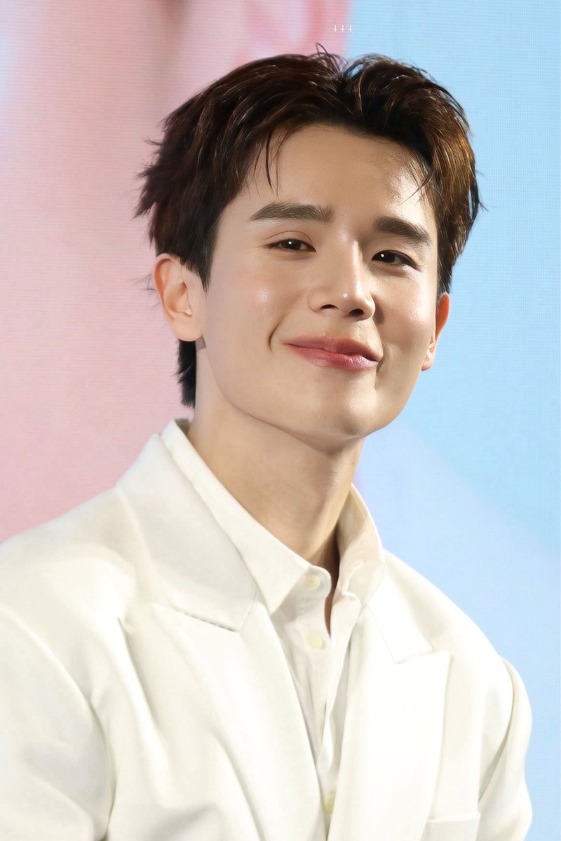tuktatood's tweet photo. พี่ดาราวันนี้คือเต็ม100! น่ารักเต็ม100!⚡️

JIMMY DERMBUDDY NUFORMULA
#NUFORMULA  #นูฟอร์มูล่า 
#EverydayStrongSkinWithJimmy https://t.co/u19rpq7lw6
