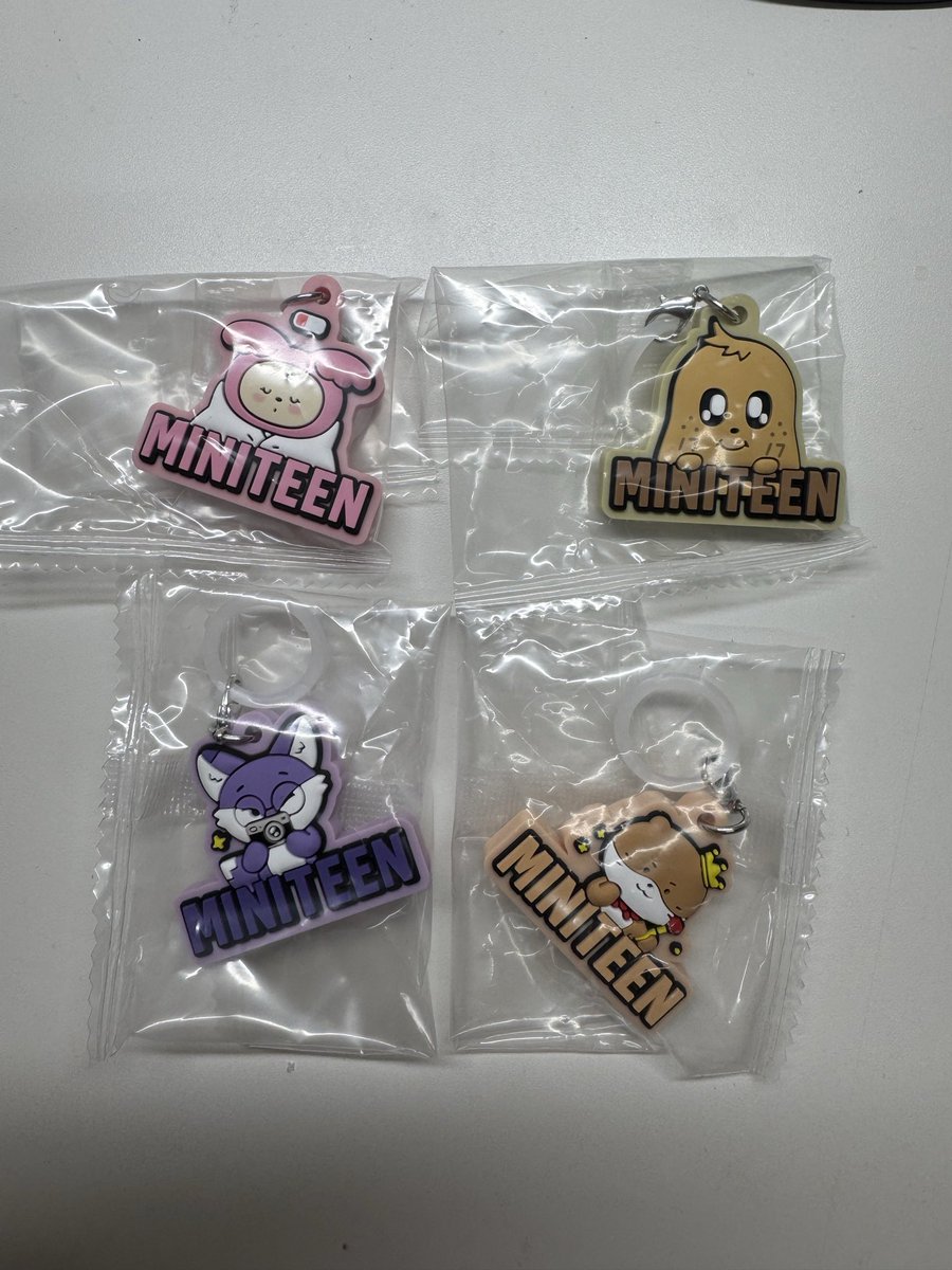 oooi1147's tweet photo. SEVENTEEN セブチ MINITEEN ミニティーン ガチャ ぷっくりめじるしアクセサリー めじるし 交換

【譲】ジョンハン、ウォヌ、ミンギュ、ディノ
【求】スングァン、ジョシュア

郵送希望📮
ジョンハン、ウォヌ纏めて優先
お気軽にお声かけください⋆˙⟡ https://t.co/8KMWkzMHE7