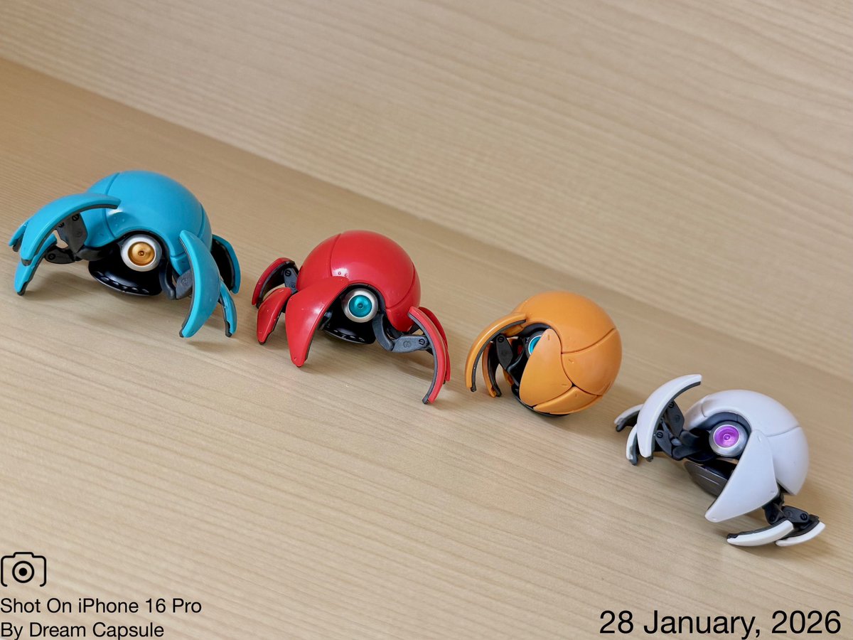 🌟新入荷ガチャ商品プレゼントCP🌟

カプセルからそのまま変形！25ヶ所可動🦀
「球体変形メカシリーズ カニタマ カプセルコレクション」

フォロー&amp;RP(RT)していただいた方の中から抽選で2名様に全4種セットをプレゼント🎁
ドリカプへの入荷日とキャンペーン詳細は↓

#ドリームカプセル #ガチャ専門店