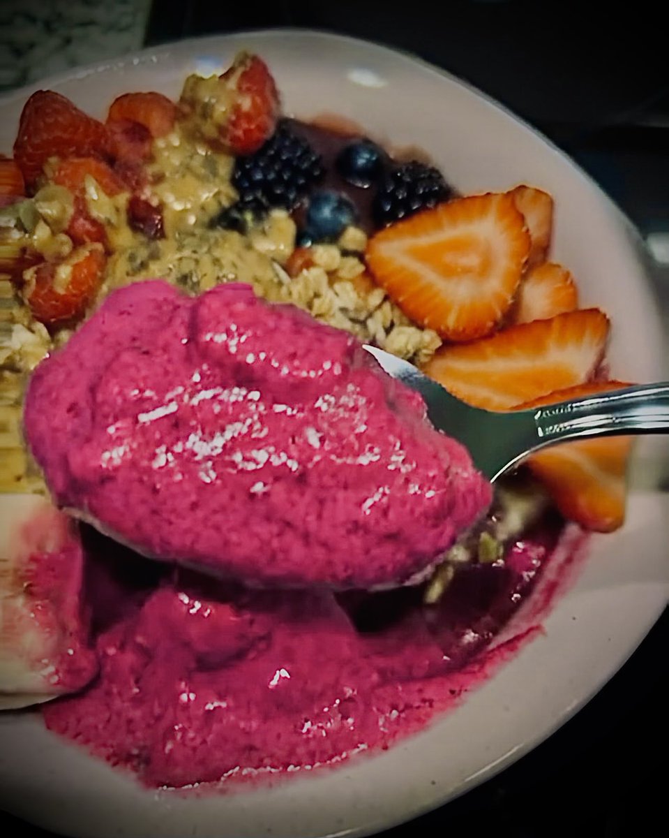 mastermitch's tweet image. 🍓#LateNightVibes 
              @Lizzyxgirll3 @natalie_jul1 
             #fruitmix