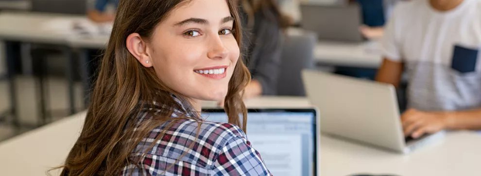 studyrama's tweet image. Vous cherchez une #formation hors #parcoursup ? 🎓
Écoles de #commerce, d'#ingénieurs, formations spécialisées... 
Découvrez les écoles qui recrutent et comment s'inscrire ! ✨
👉bit.ly/4q6rnaS
#ISGLM #orientation #Etudesup