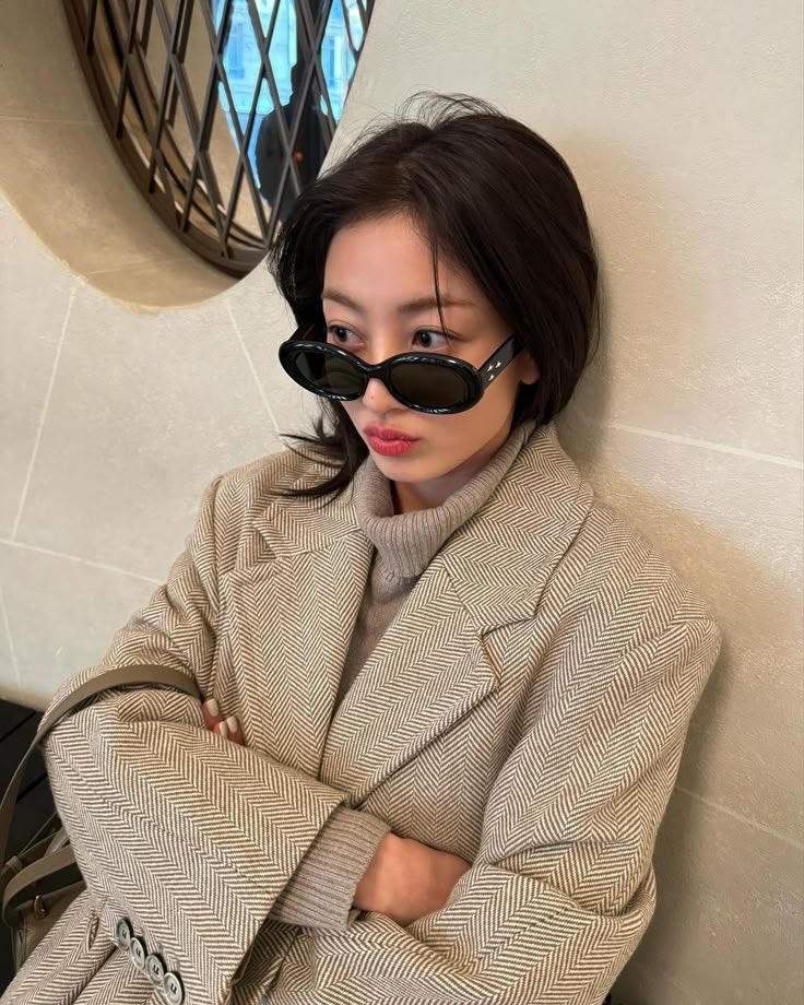 lenterakisah's tweet photo. ㅤ 
📍 𝐂𝐆𝐊, 𝐈𝐧𝐭𝐞𝐫𝐧𝐚𝐭𝐢𝐨𝐧𝐚𝐥 𝐀𝐢𝐫𝐩𝐨𝐫𝐭.

Cuma telat beberapa menit, udah cemberut aja. Dia gatau aja, Jakarta semacet itu!  
ㅤ https://t.co/PY7yFUMb86