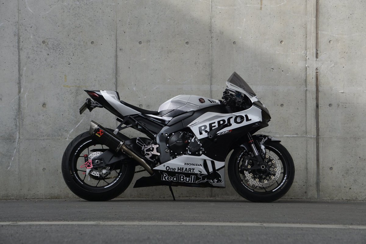 SENTORI_bot's tweet photo. #これ見たやつは自分の愛車の進化をあげていけ
 #cbr1000rrr https://t.co/cCTnq9gMP6