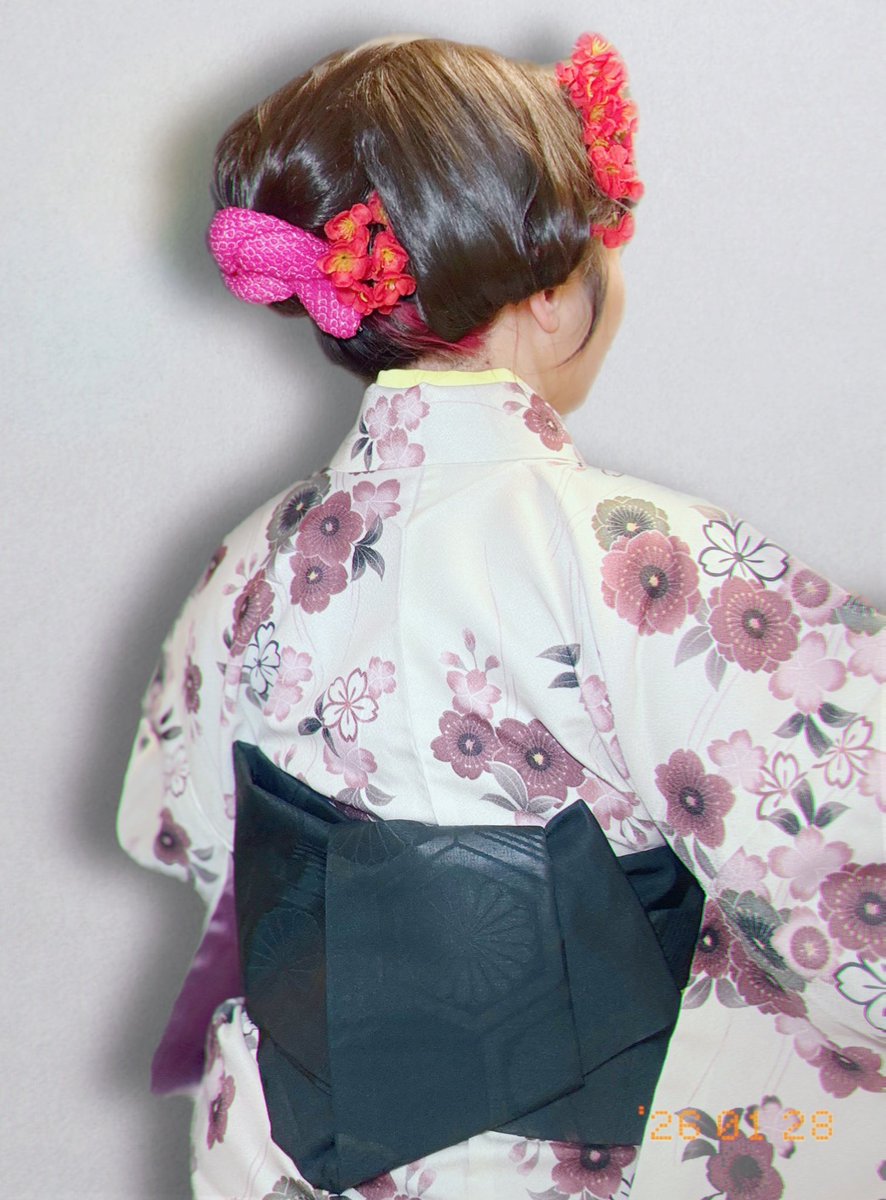 sing_draw_chie's tweet image. 水曜日荒木町❣️日月火とお休みいただきまして、鍼を打ち、夜な夜な筋トレストレッチ、メンテナンス整いました。3月23日(日)ソロライブatメビウスのフライヤー制作中❣️水木金土荒木町よろしくお願い申し上げます。#荒木町 #働くママ #荒木ちえ #ソロライブ #ご予約承り中